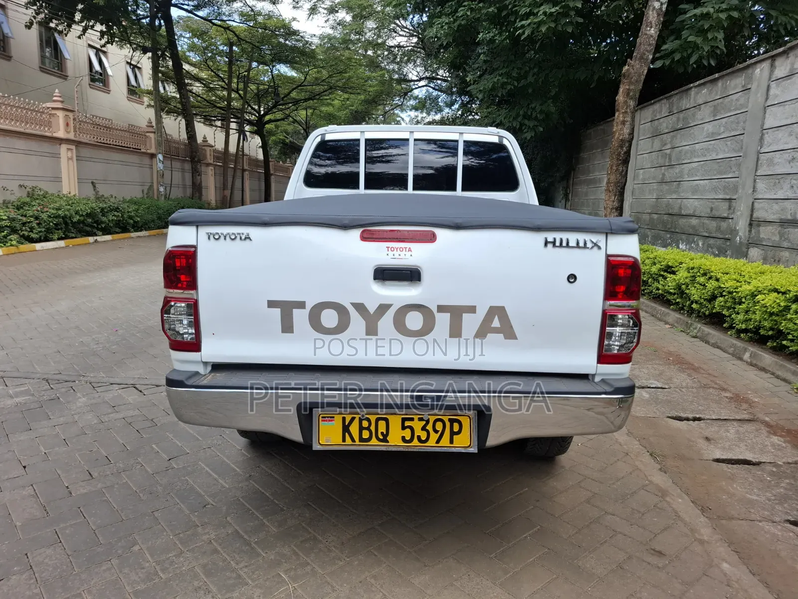 Toyota Hilux 2012 White
