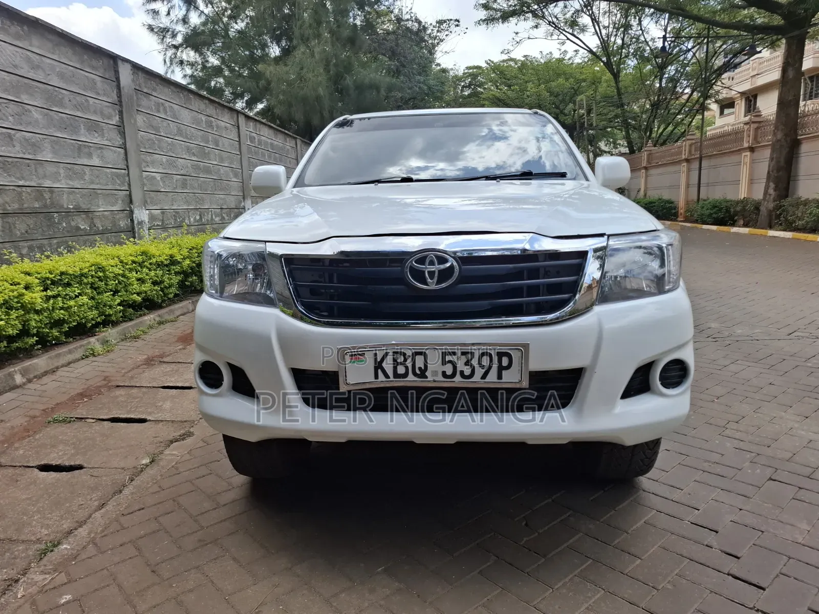 Toyota Hilux 2012 White