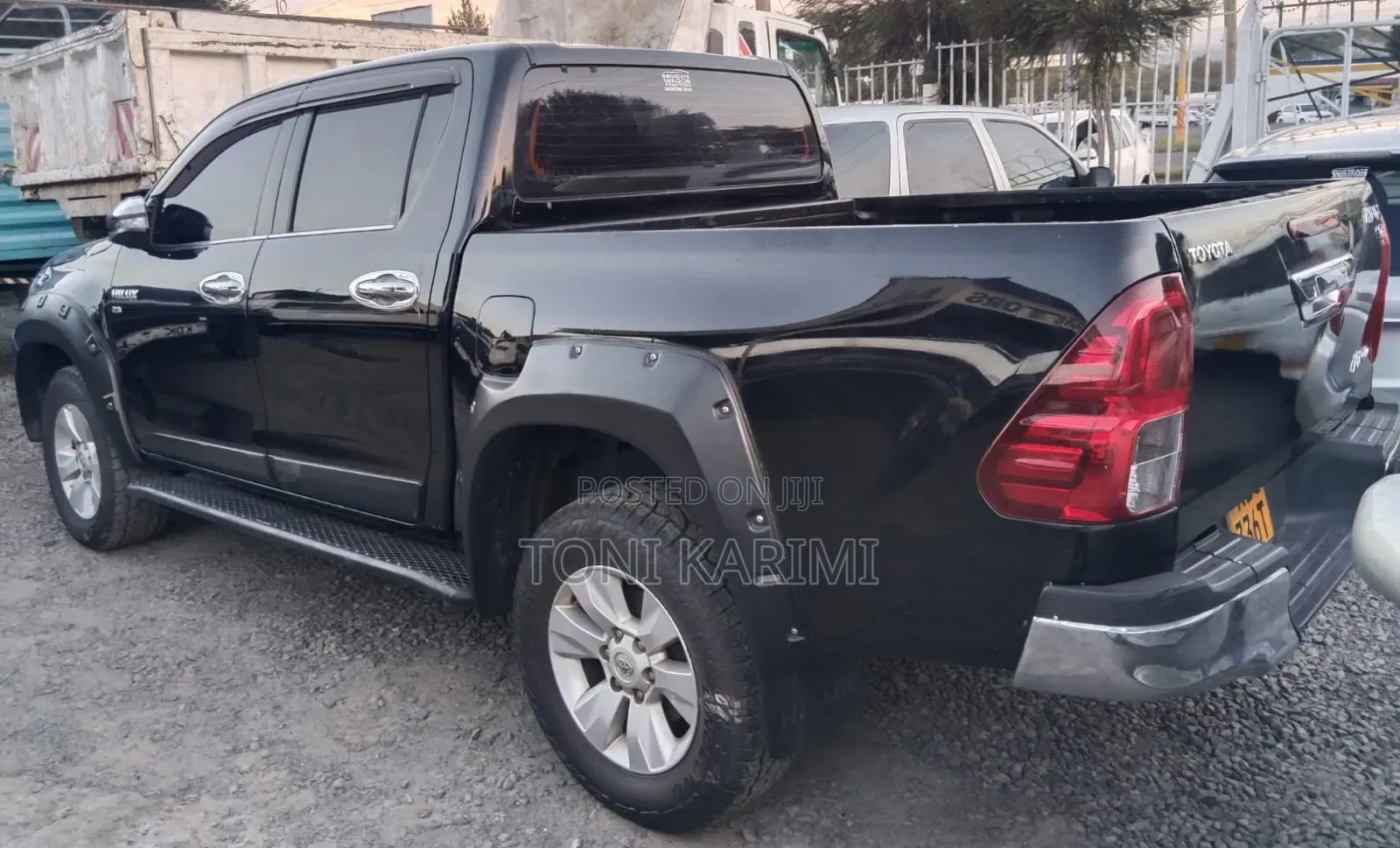 Toyota Hilux 2016 Black