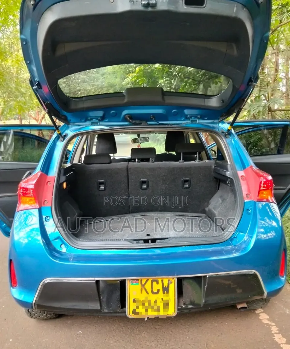 Toyota Auris 2012 Blue