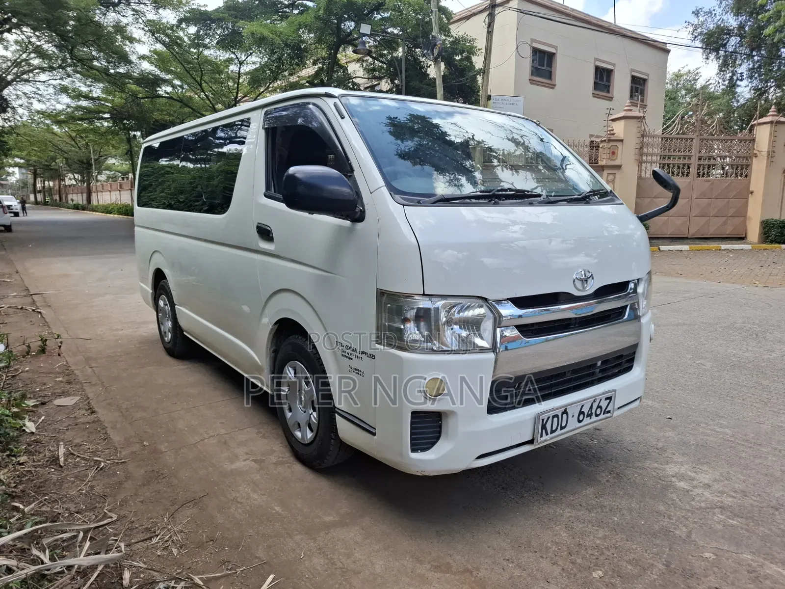 Toyota HiAce 2014 White