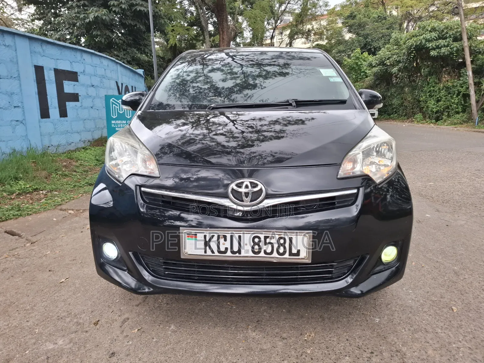 Toyota Ractis 2012 Black