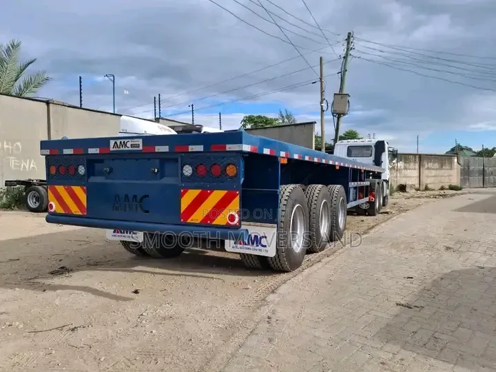 Flat Beds Trailer Available for Bulky Transport Services