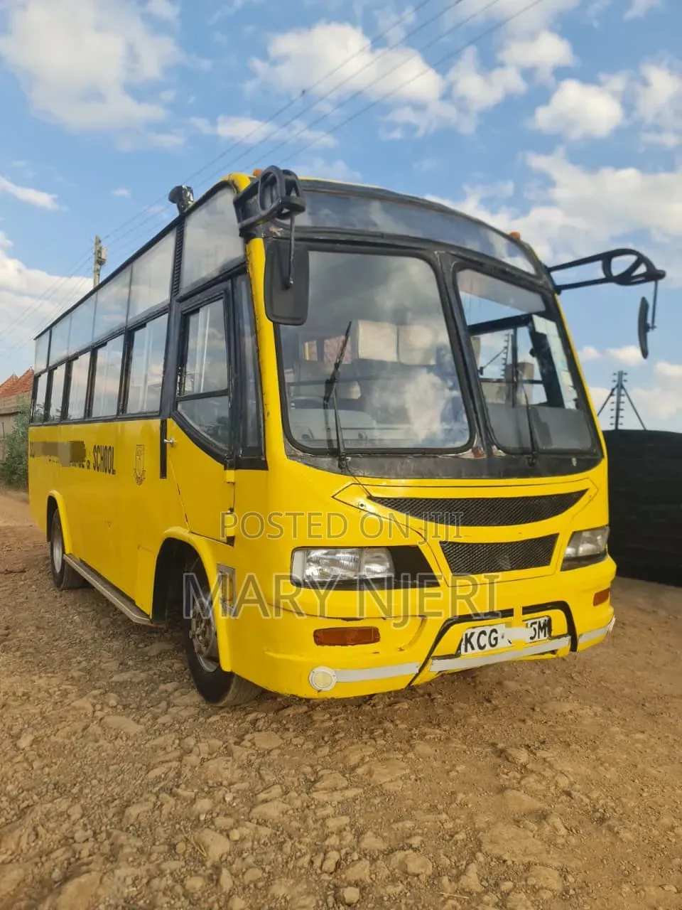 Isuzu Executive Bus 2015 Yellow