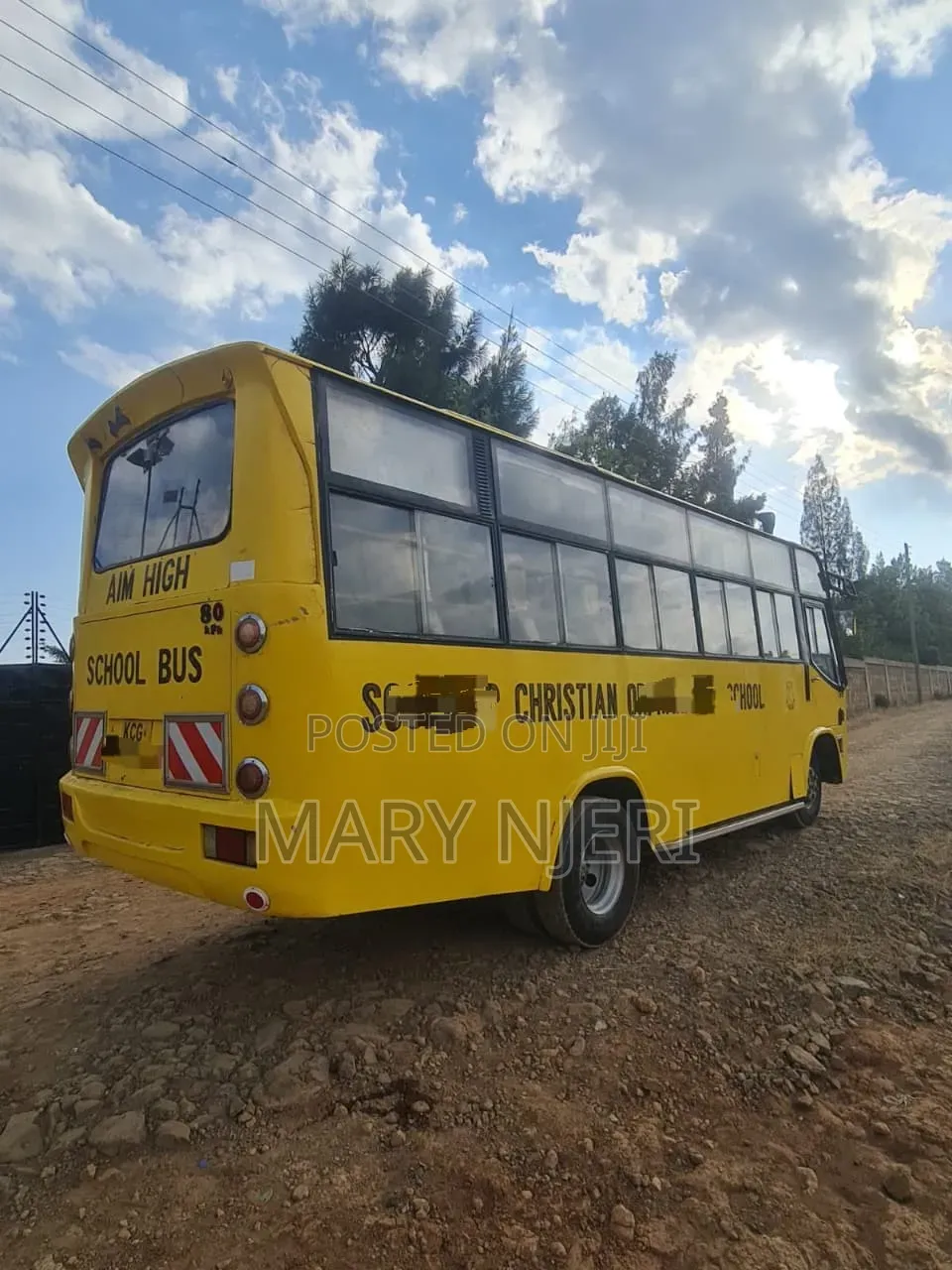 Isuzu Executive Bus 2015 Yellow