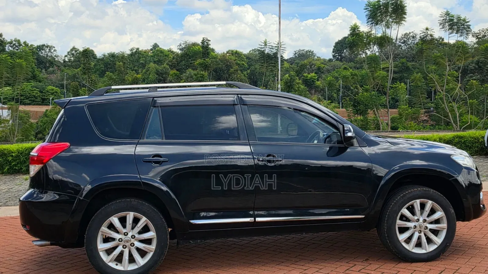 Toyota Vanguard 2010 Black