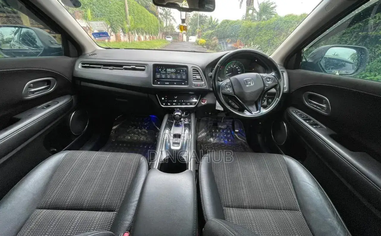 Honda Vezel 1.5 Hybrid 2WD 2016 Black
