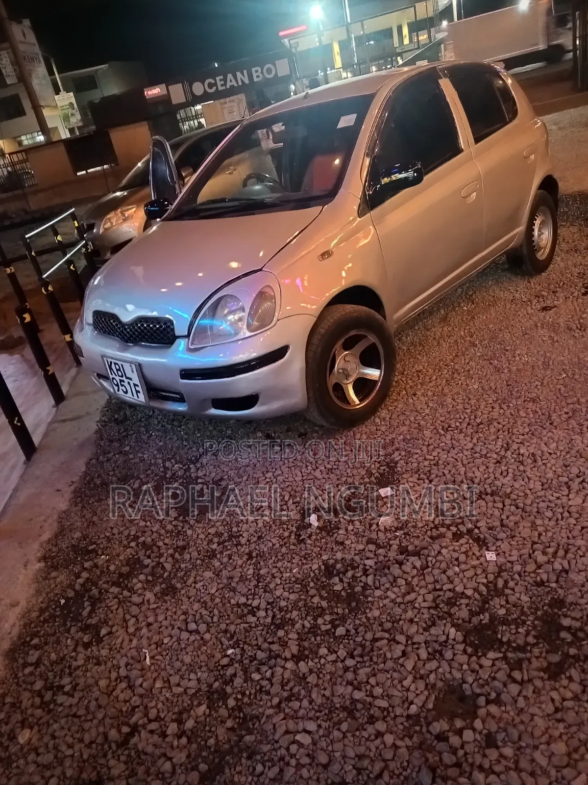 Toyota Vitz 2003 Silver