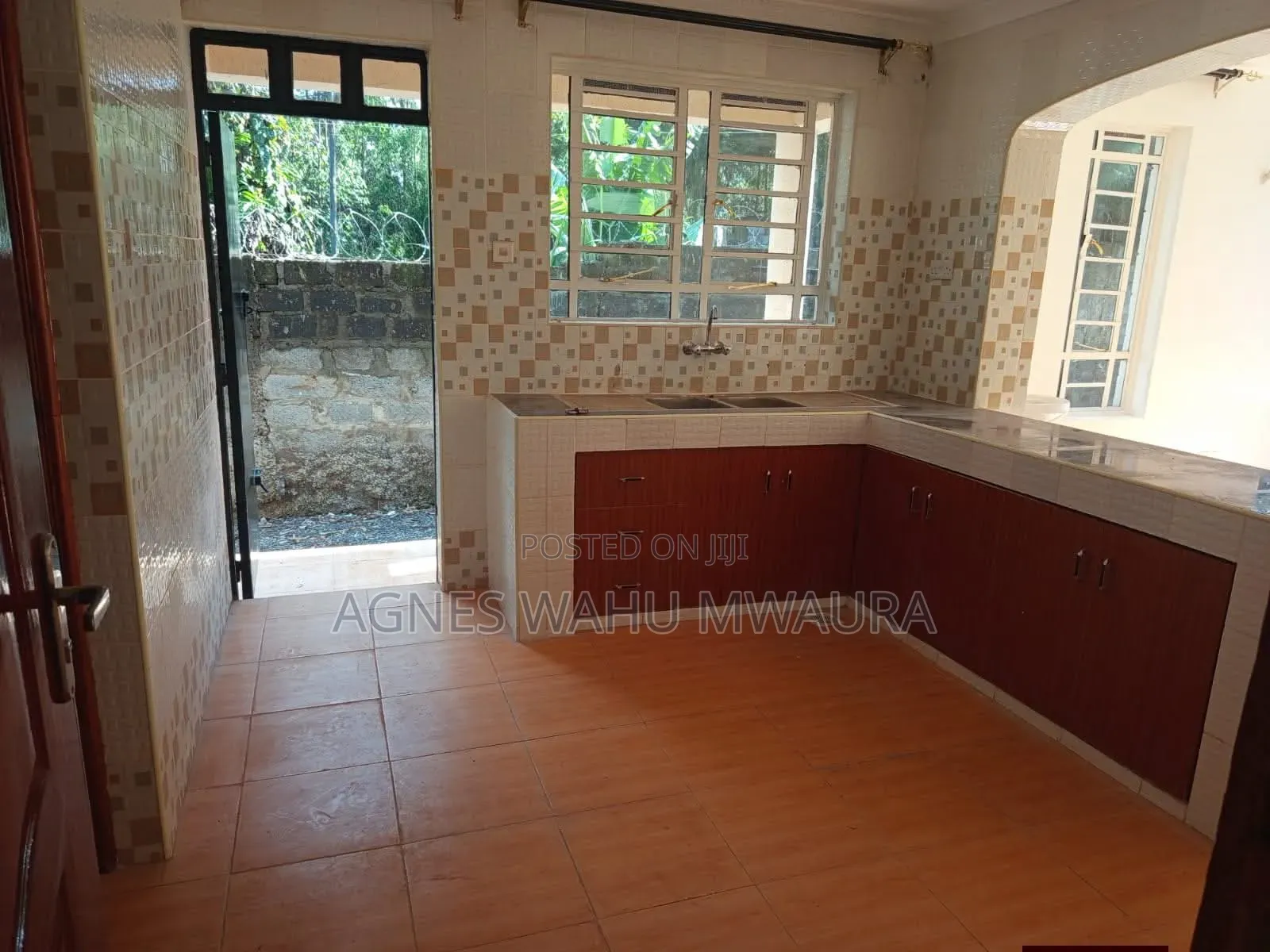 4bdrm Maisonette in Kibiku for sale