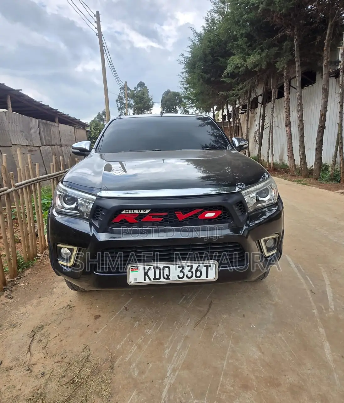 Toyota Hilux 2016 Black