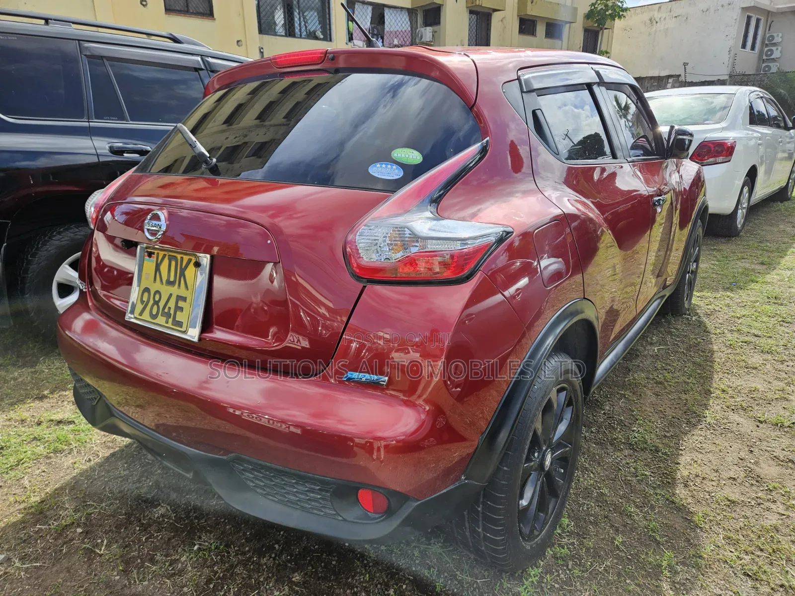 Nissan Juke S 4dr Hatchback (1.6L 4cyl Turbo CVT) 2015 Red