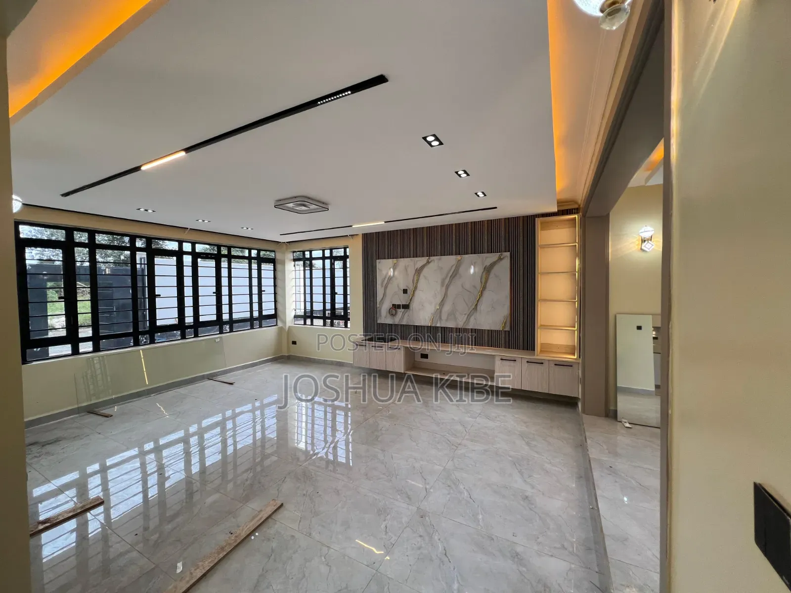 4bdrm Mansion in Membley Estate for sale