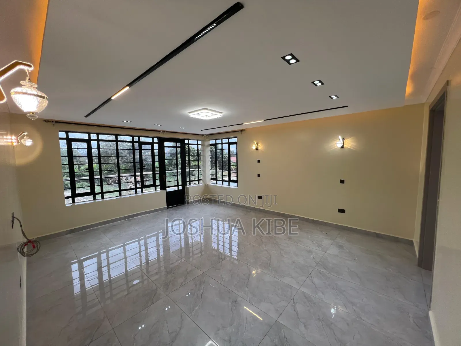 4bdrm Mansion in Membley Estate for sale