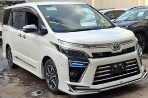 Toyota Voxy 2019 Pearl