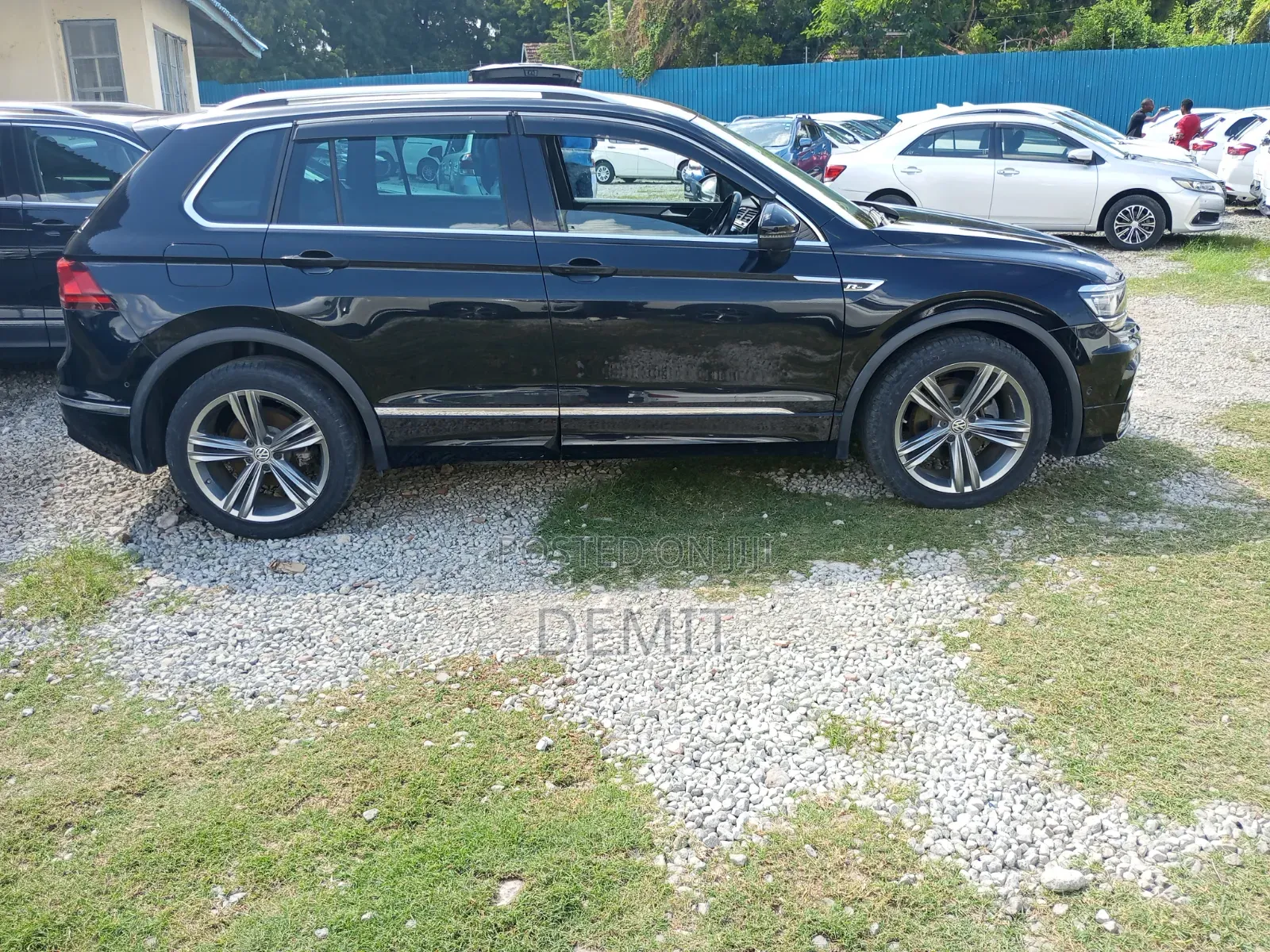 Volkswagen Tiguan 2.0T SEL R-Line Black FWD 2019 Black