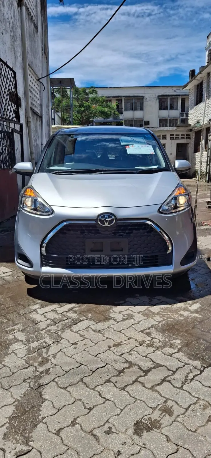 Toyota Sienta 2019 Silver
