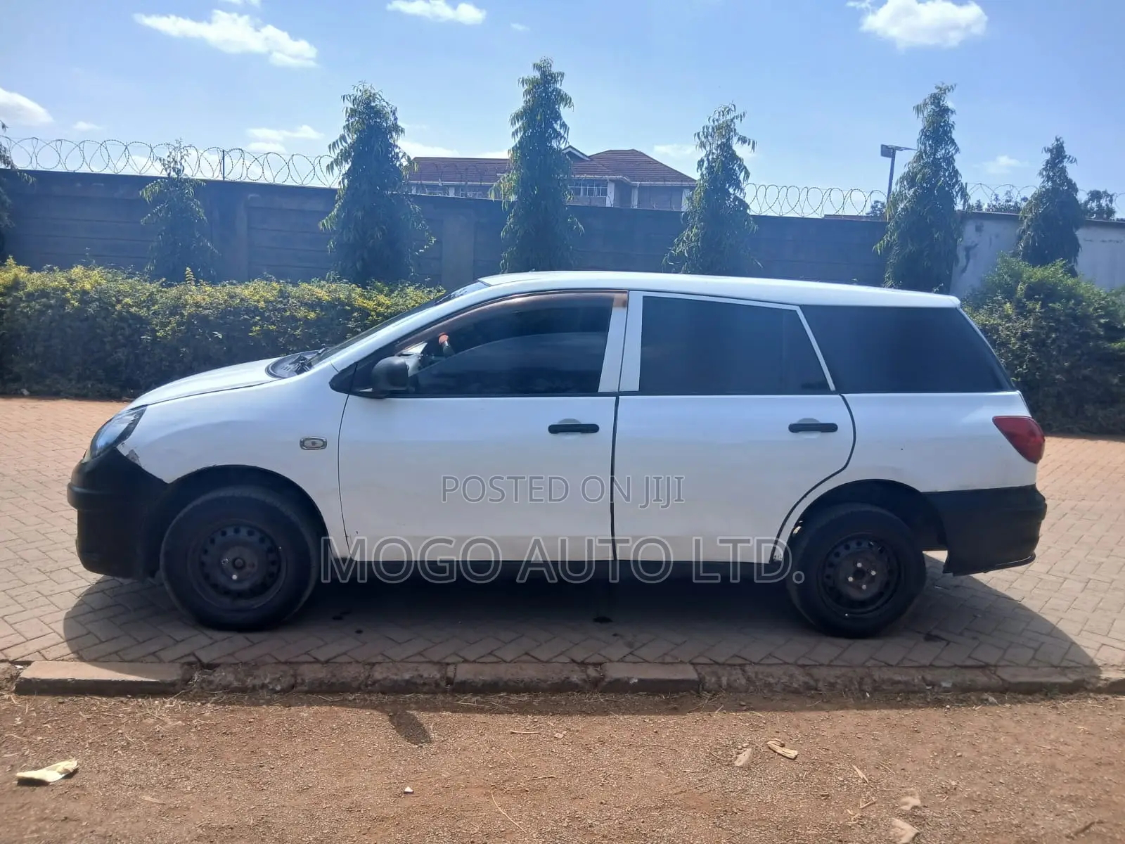 Nissan Advan 2008 White