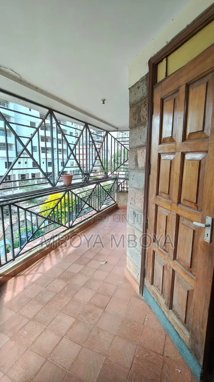 3bdrm Apartment in Parklands, Airbase for rent