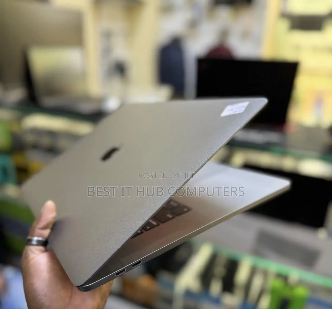 Laptop Apple MacBook Pro 2019 16GB Intel Core i9 SSHD (Hybrid) 512GB