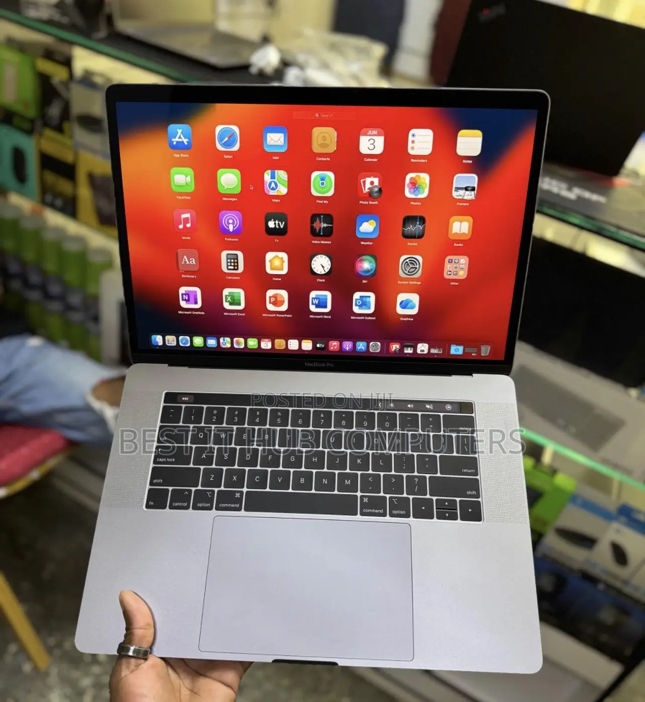 Laptop Apple MacBook Pro 2019 16GB Intel Core i9 SSHD (Hybrid) 512GB