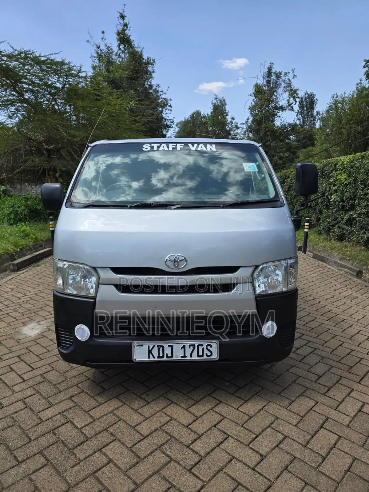 Toyota HiAce 2015 Silver