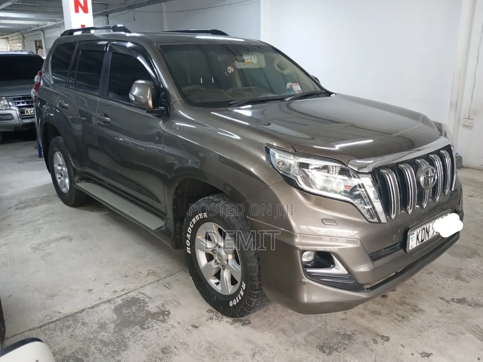 Toyota Land Cruiser Prado 2016 Brown