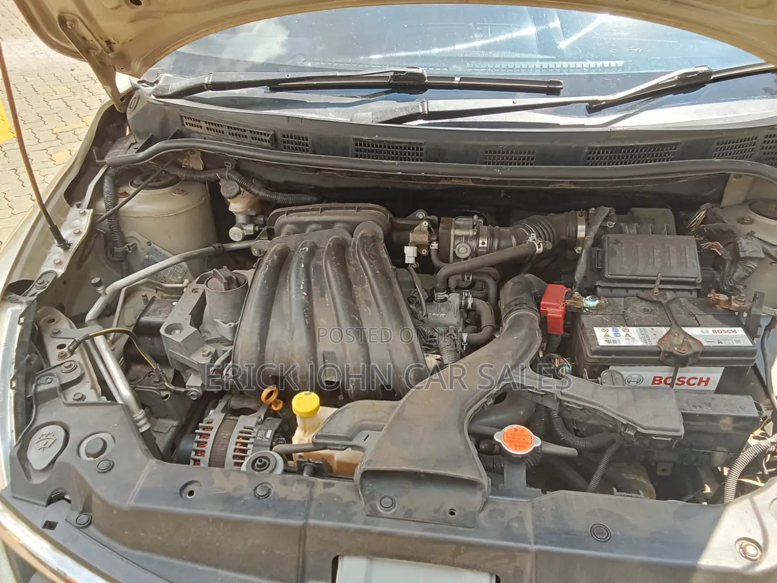 Nissan Tiida 2010 Gold