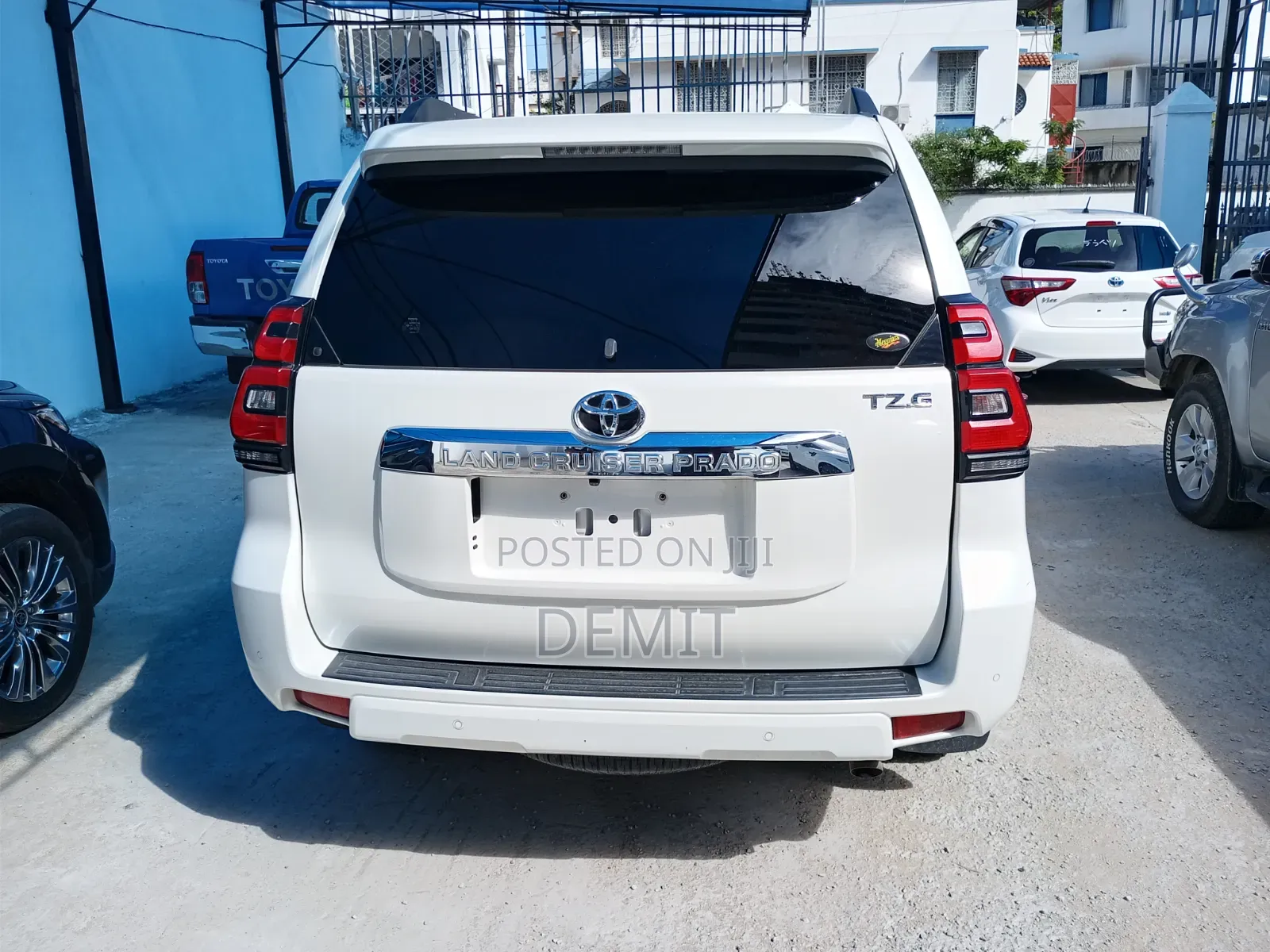 Toyota Land Cruiser Prado 2017 Pearl