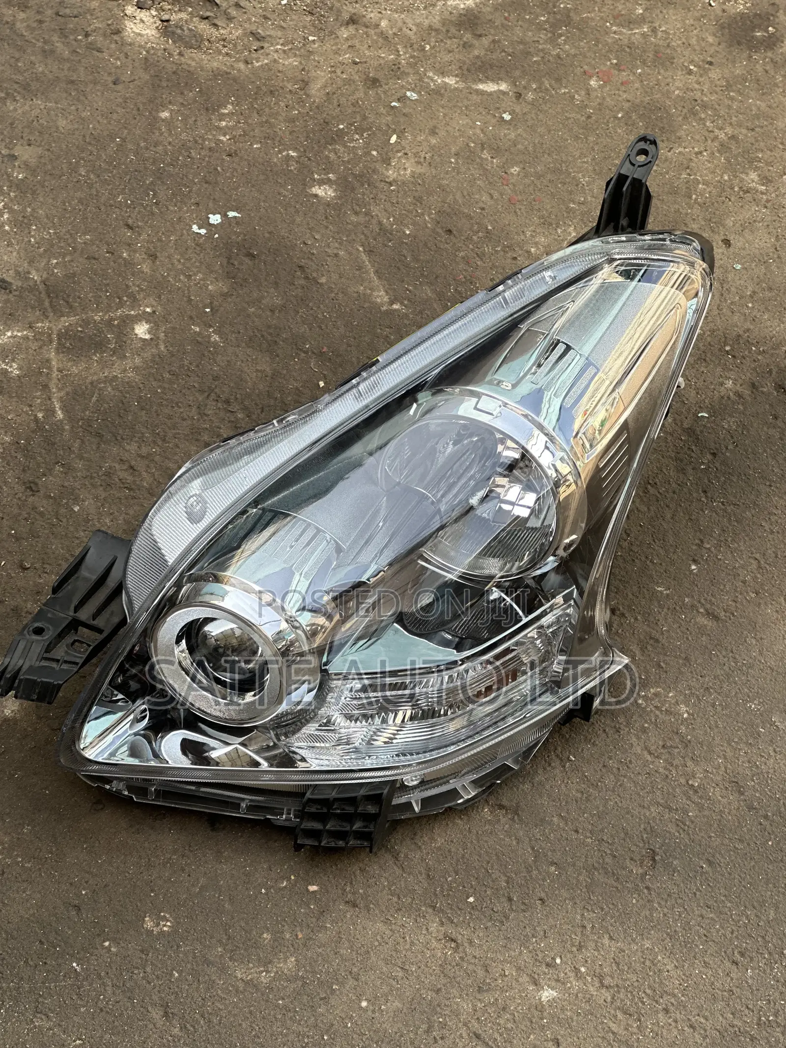 Headlight Ractis (Xenon)