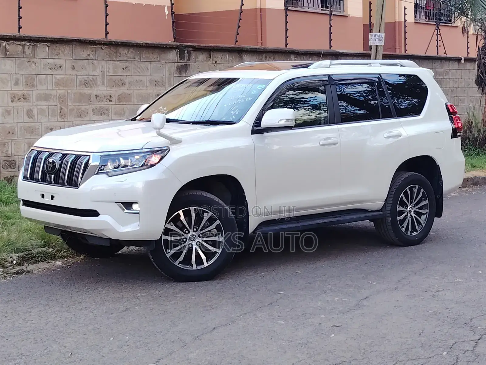 Toyota Land Cruiser Prado 2019 White
