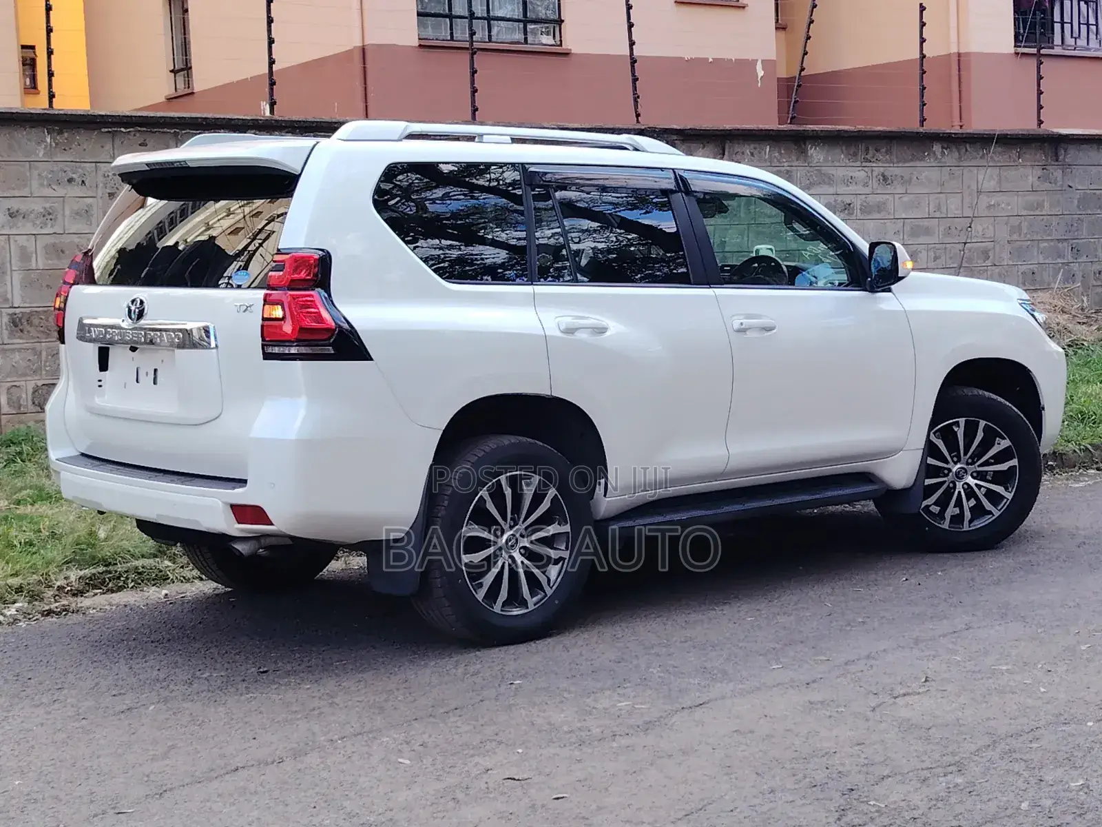 Toyota Land Cruiser Prado 2019 White
