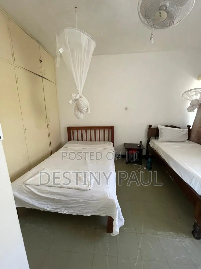 Modern 2 Bedroom Apartment With Beachview Point