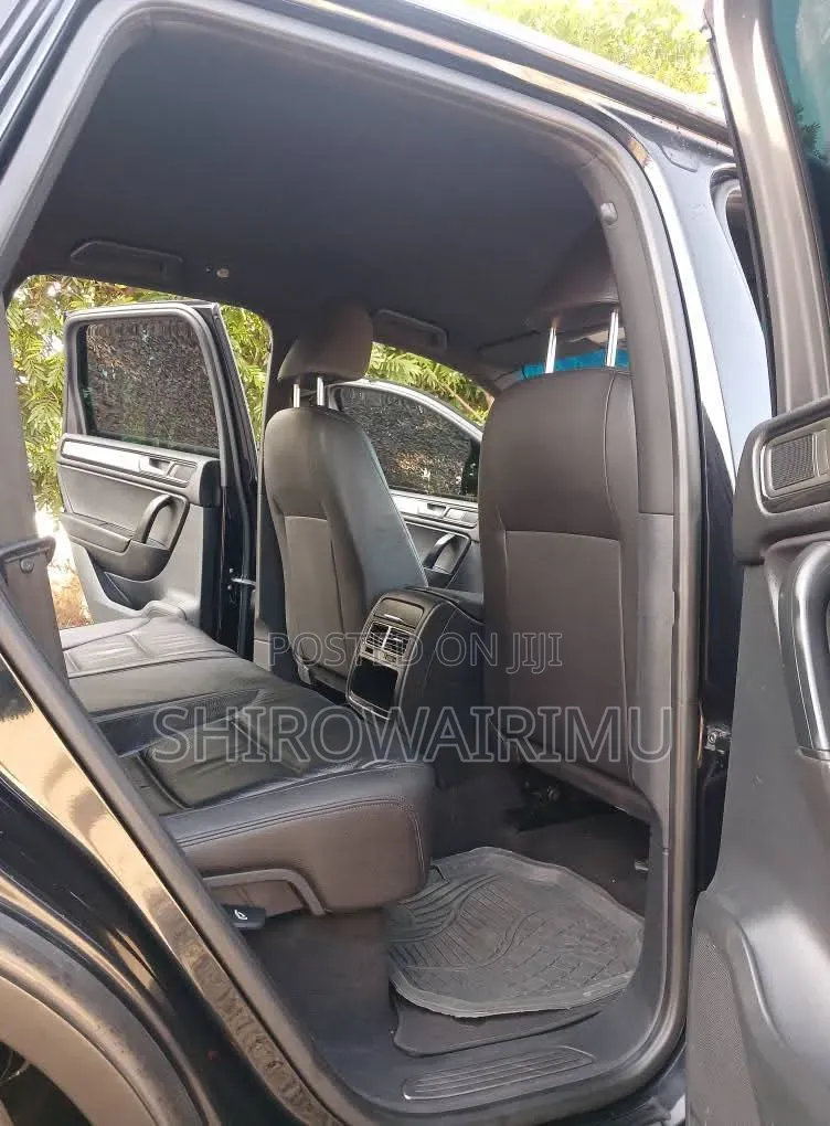 Volkswagen Touareg 2013 Matt Black