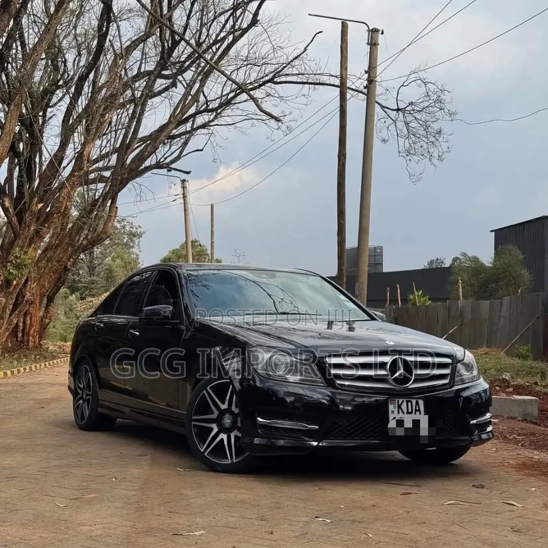 Mercedes-Benz C200 2013 Black