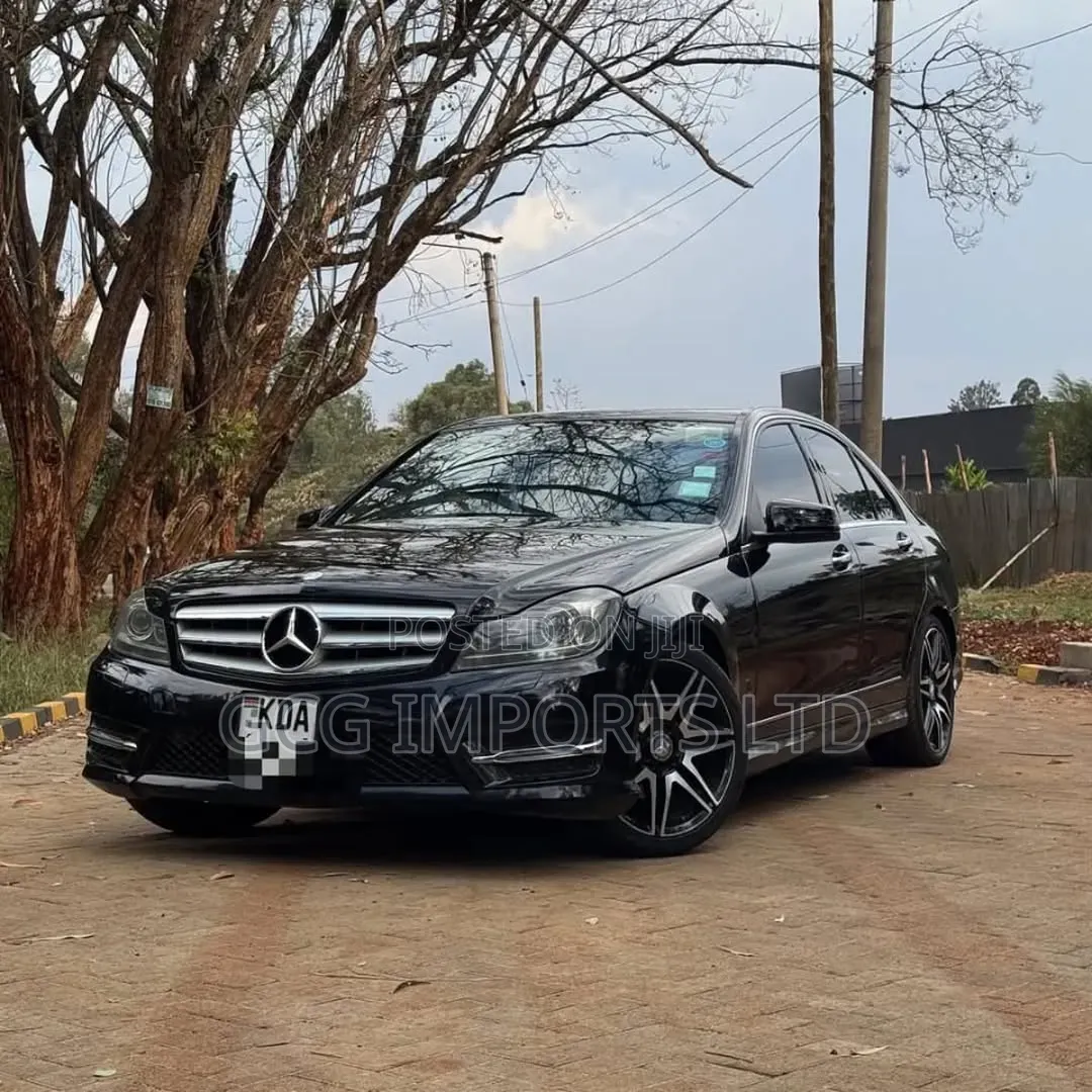 Mercedes-Benz C200 2013 Black