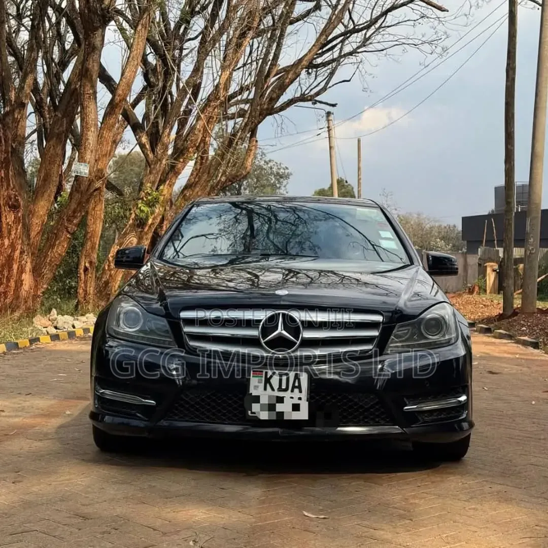 Mercedes-Benz C200 2013 Black