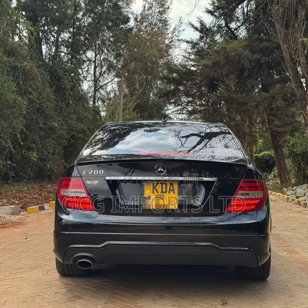 Mercedes-Benz C200 2013 Black
