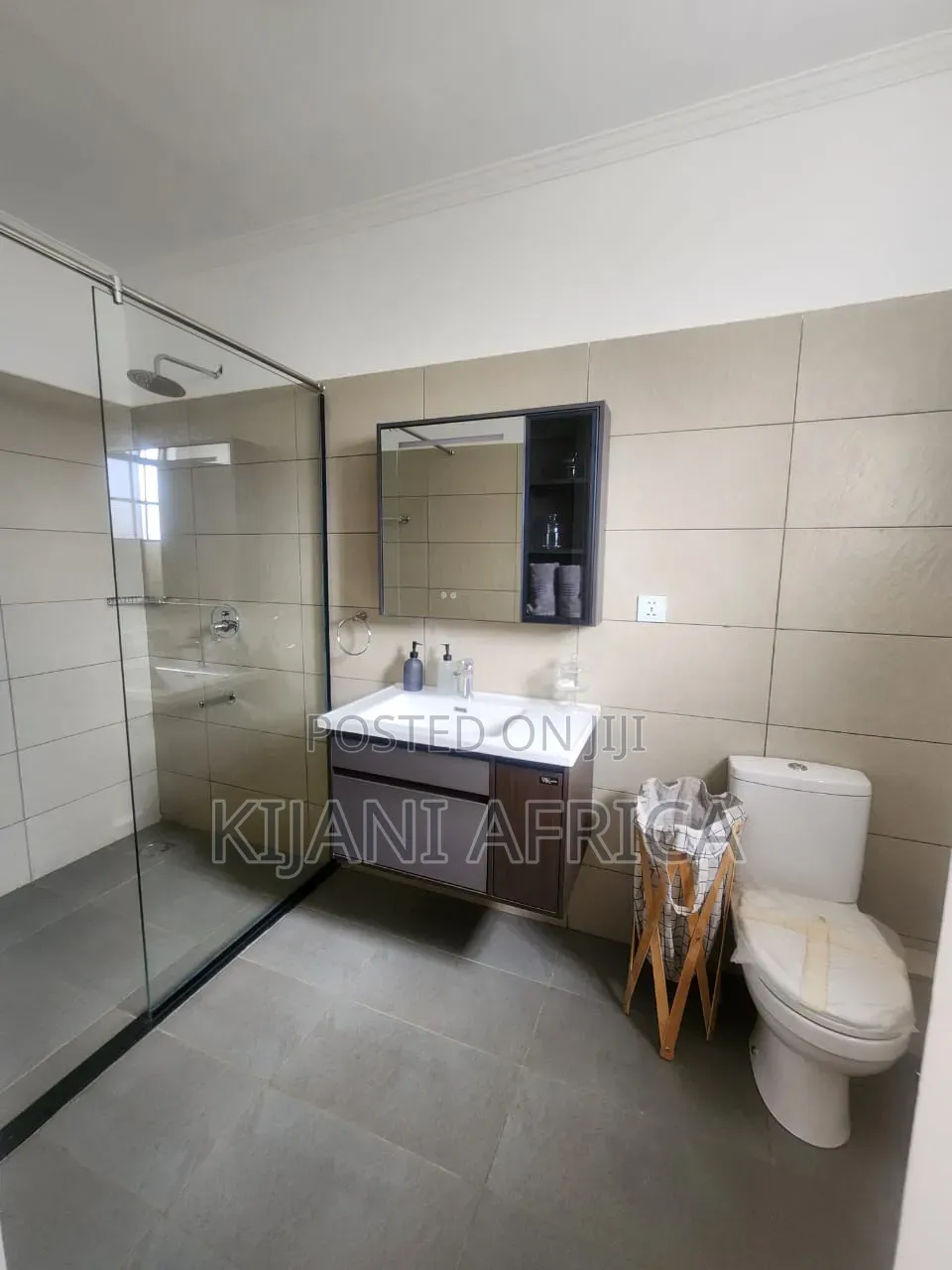 4bdrm House in Gateway Mall Area for rent