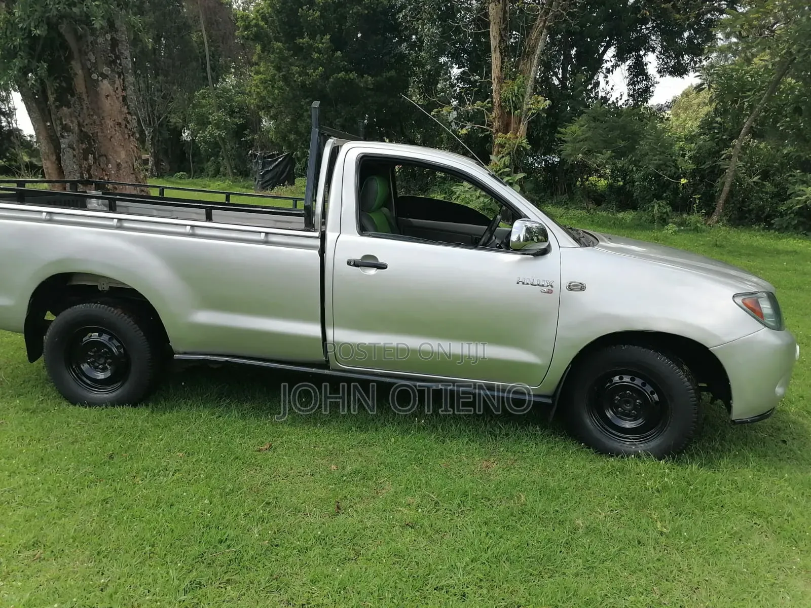 Toyota Hilux 2011 Silver