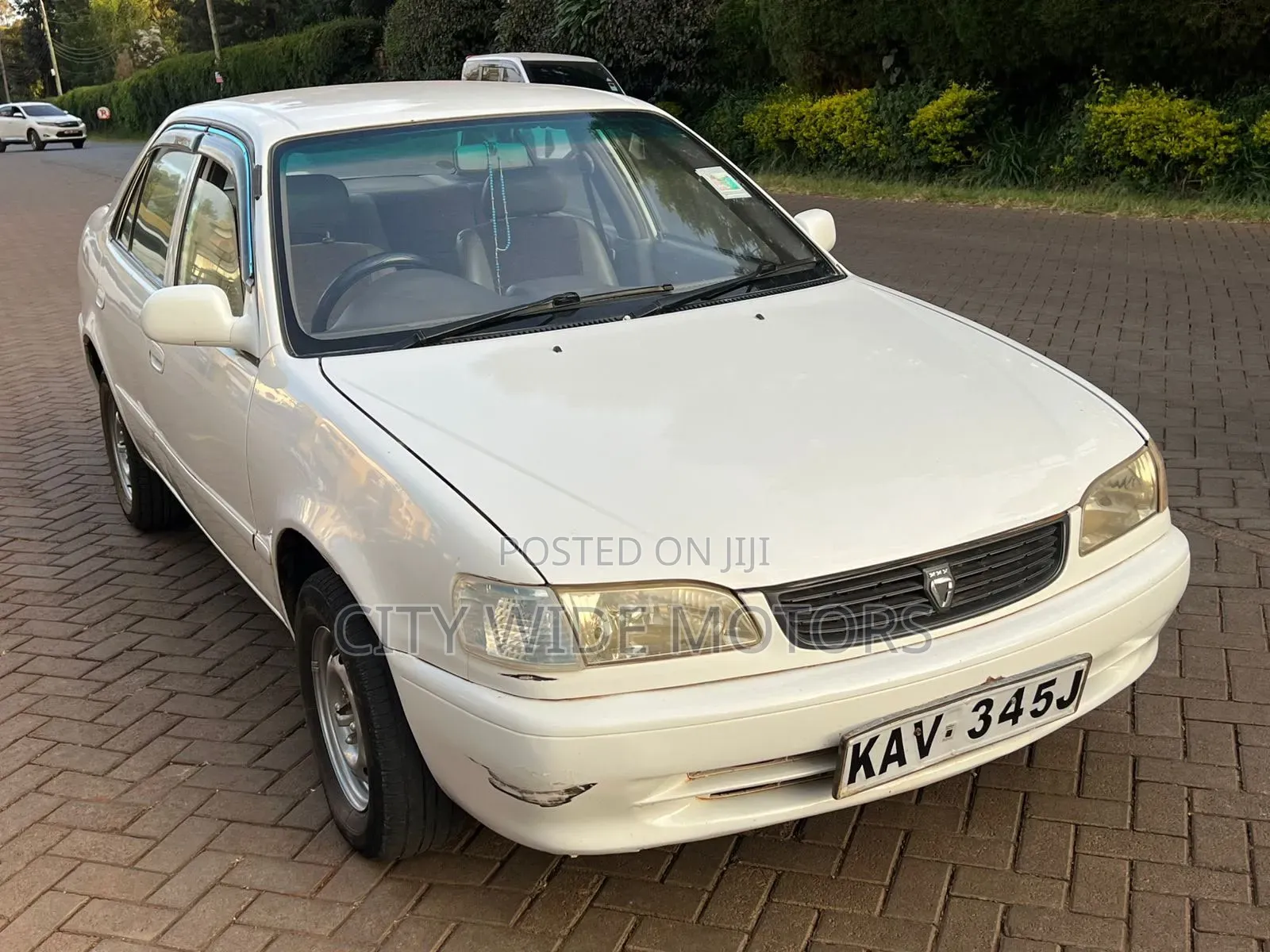 Toyota Corolla 1997 White