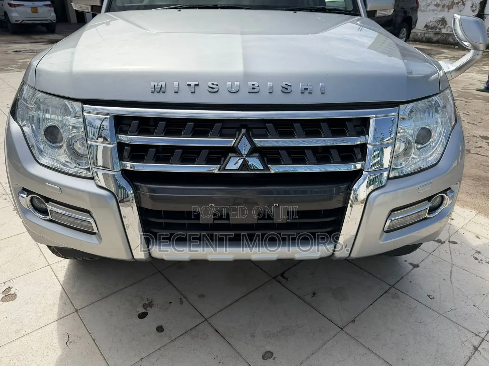 Mitsubishi Pajero 2019 Silver