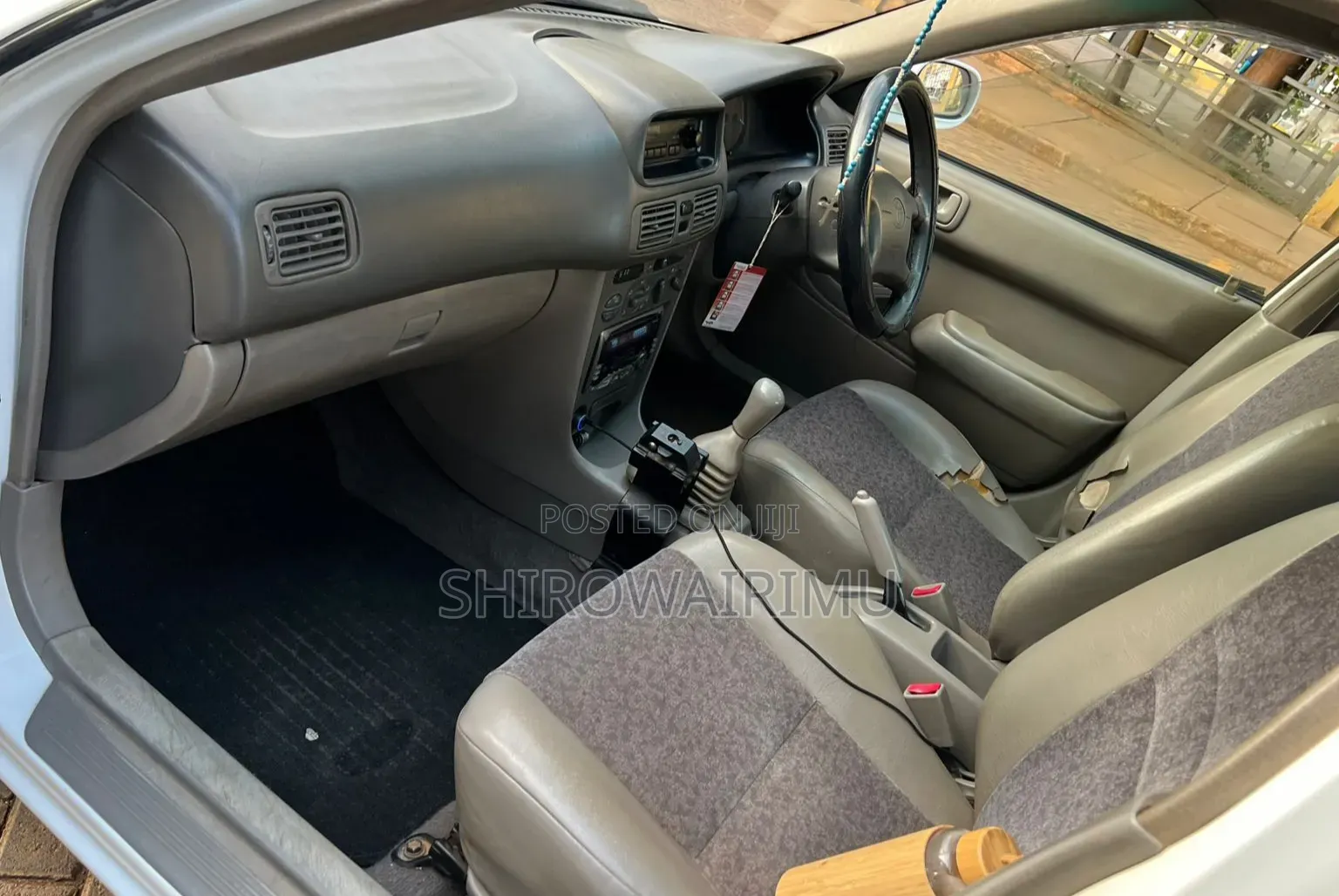 Toyota Corolla 1998 Off white
