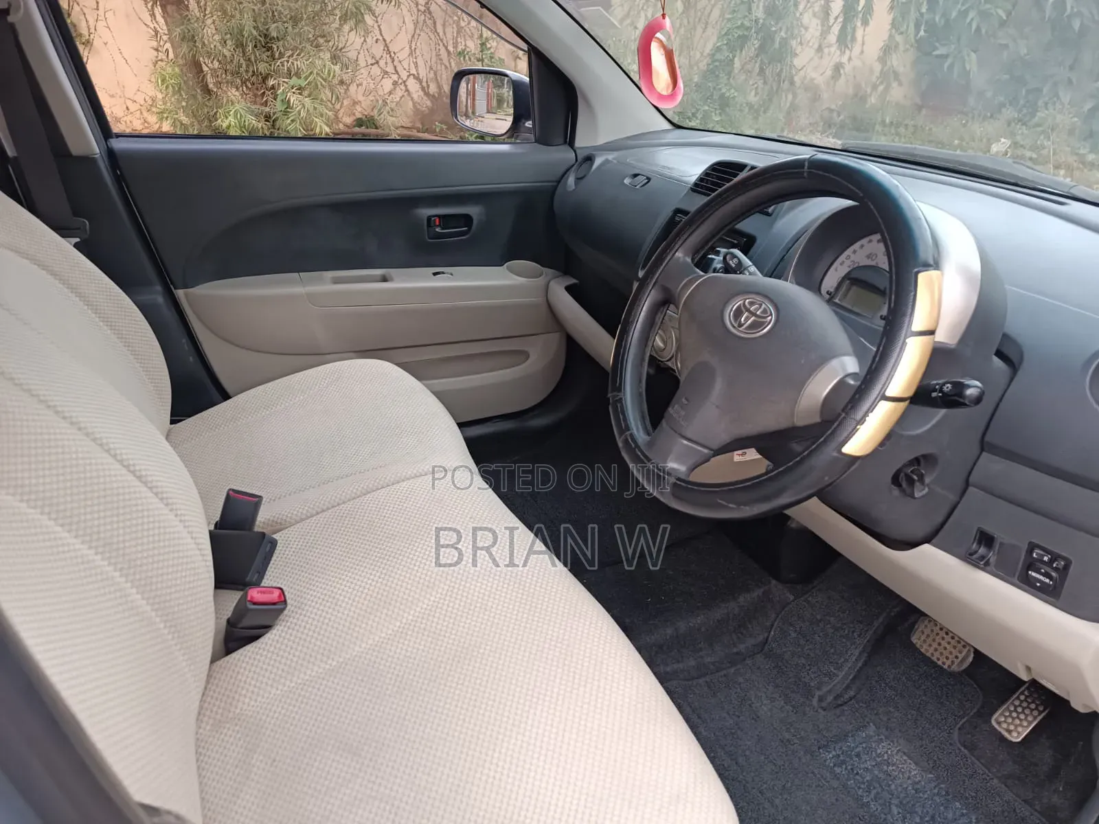 Toyota Passo 2010 Silver