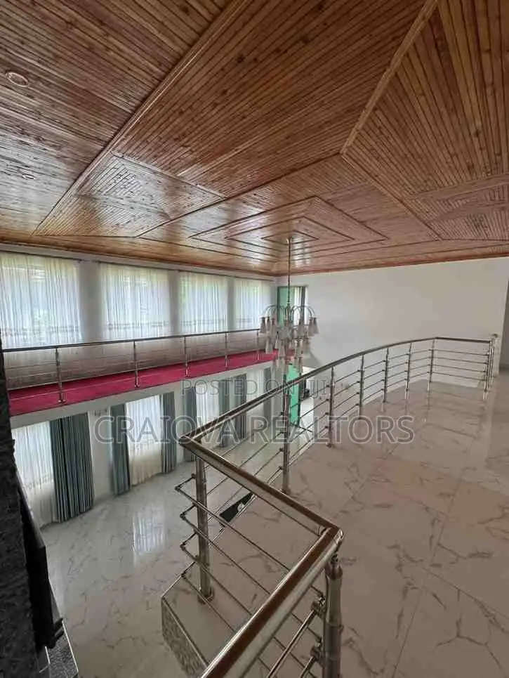 5bdrm House in Hardy for sale