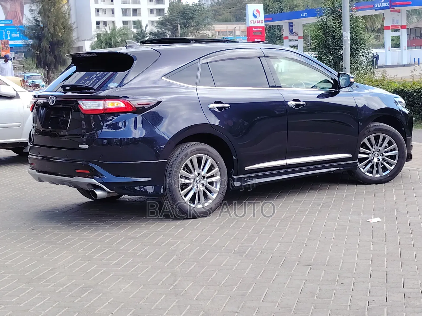 Toyota Harrier 2.0 2020 Black