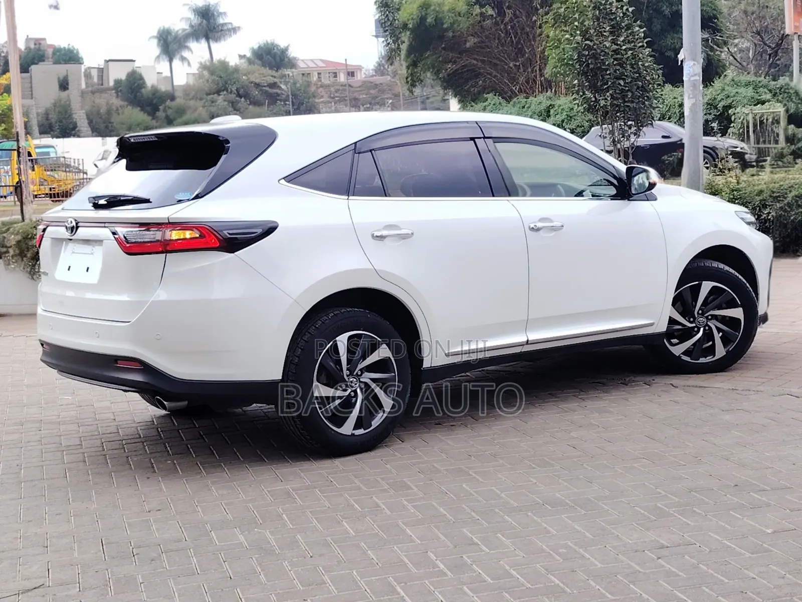 Toyota Harrier 2.0 Turbo 2019 White