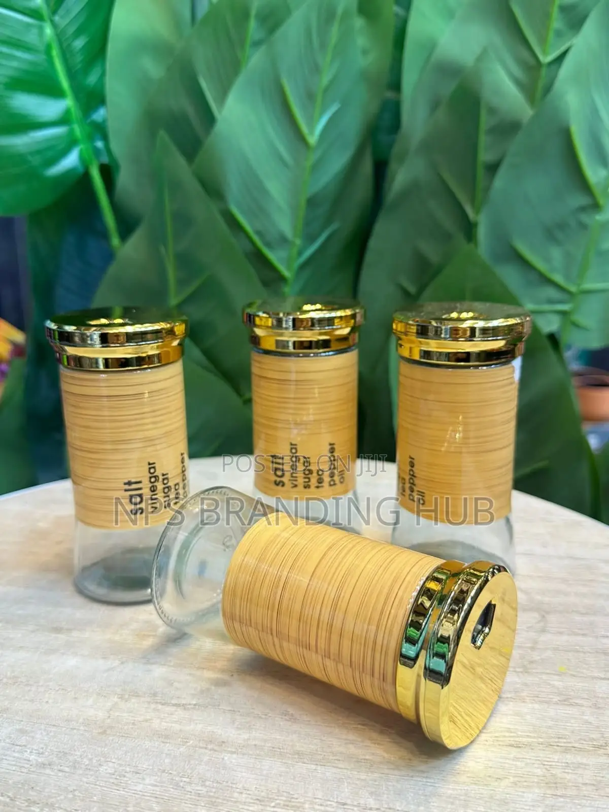 Glass Salt Shaker, Gold Lid Glass Salt Shaker (Hbc