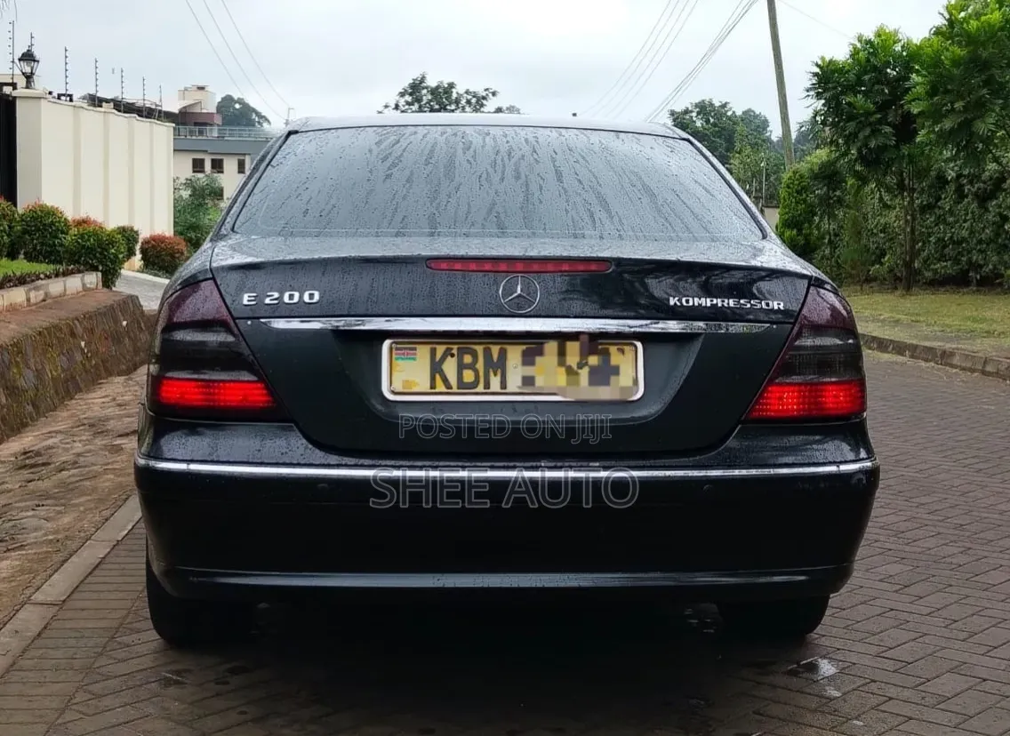 Mercedes-Benz E200 2023 Black