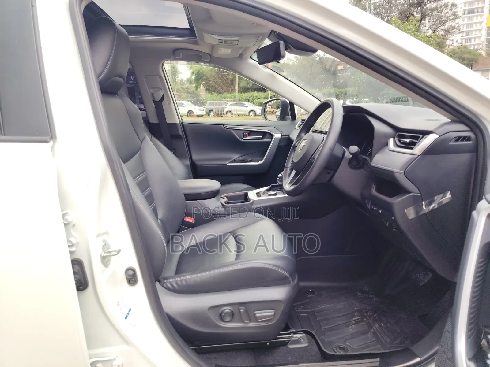 Toyota RAV4 2019 White