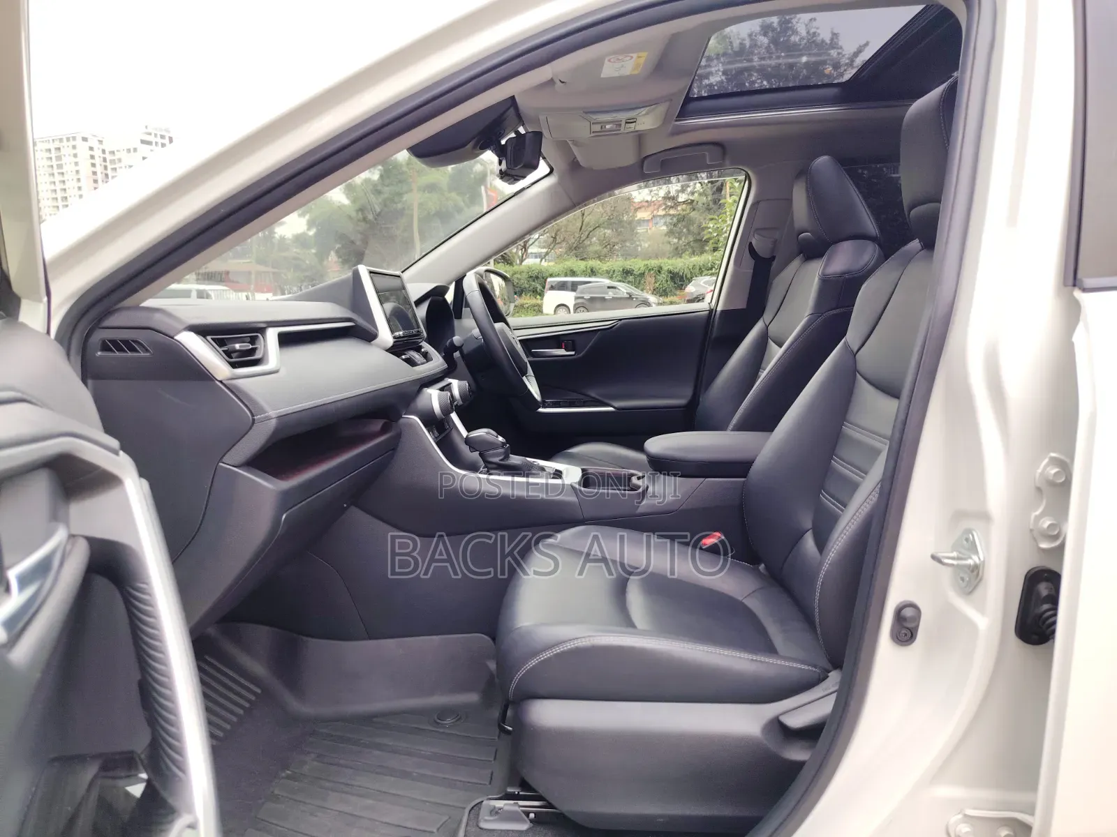 Toyota RAV4 2019 White